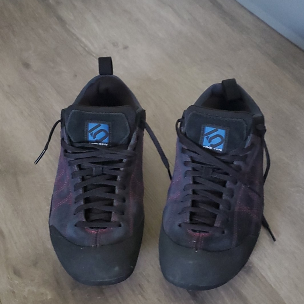 Shoes - Picture 2 of 2